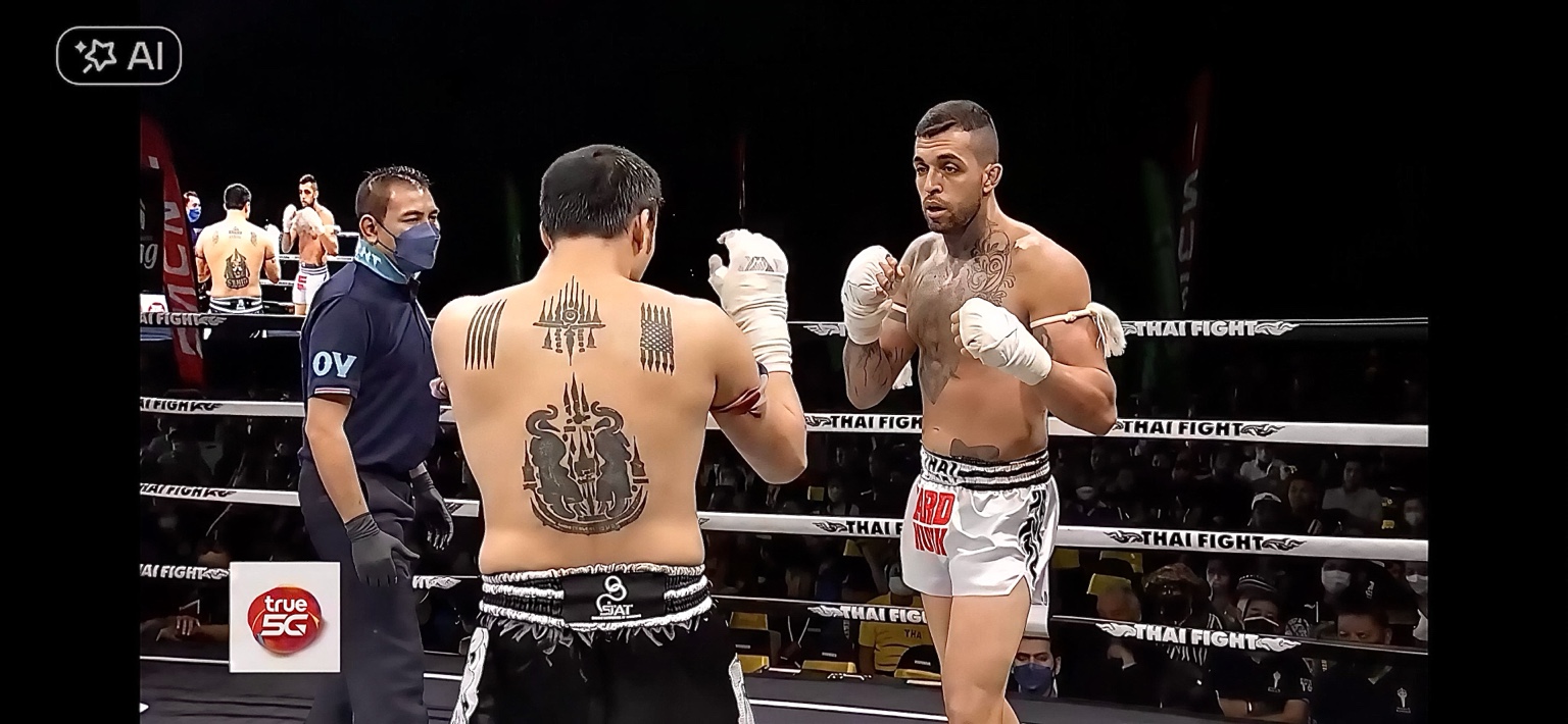 Luta de Muay Thai no ringue